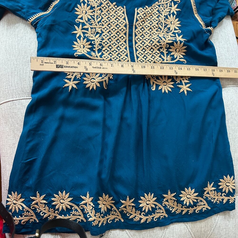 Embroidery blouse - Picture 6 of 8